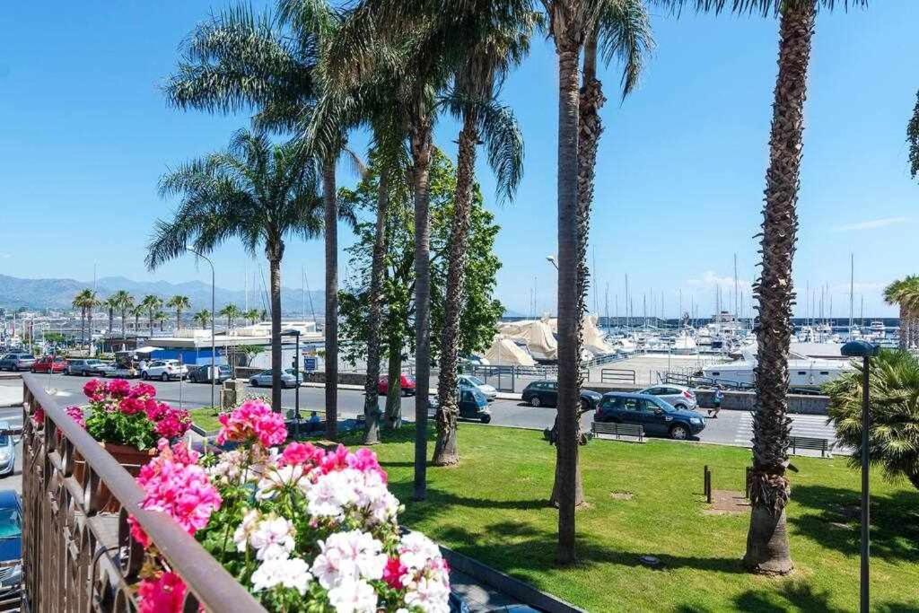 Casa Delle Zammare Fronte Mare Centro Storico Villa Riposto Eksteriør billede