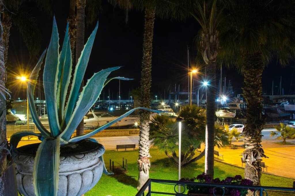 Casa Delle Zammare Fronte Mare Centro Storico Villa Riposto Eksteriør billede